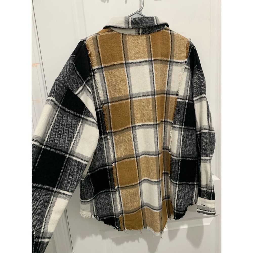 Blue B Collection Plaid Shacket Tan Black White Frayed Hem Mixed Print Medium - Picture 4 of 4